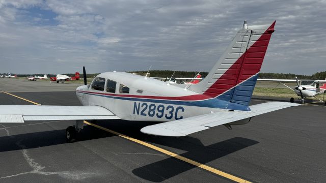 Piper Cherokee (N2893C)