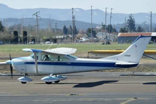 Cessna Skylane (N3030F)