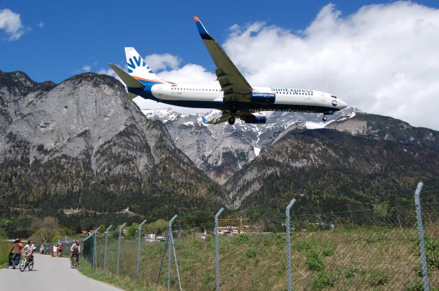 Boeing 737-800 (TC-SNR)