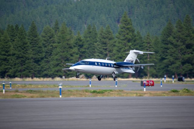 Piaggio P.180 Avanti (N360MC)