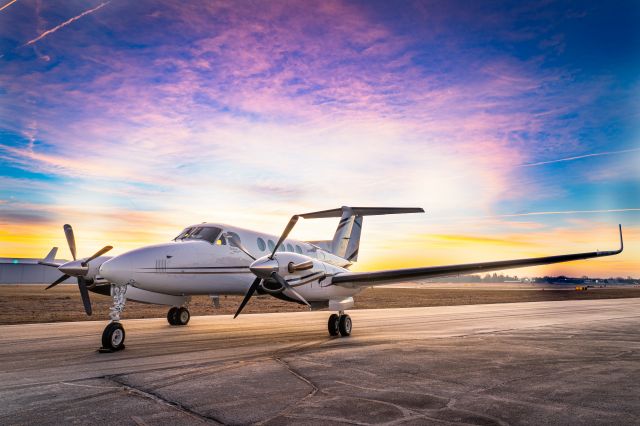 Beechcraft Super King Air 200 (N305EL)