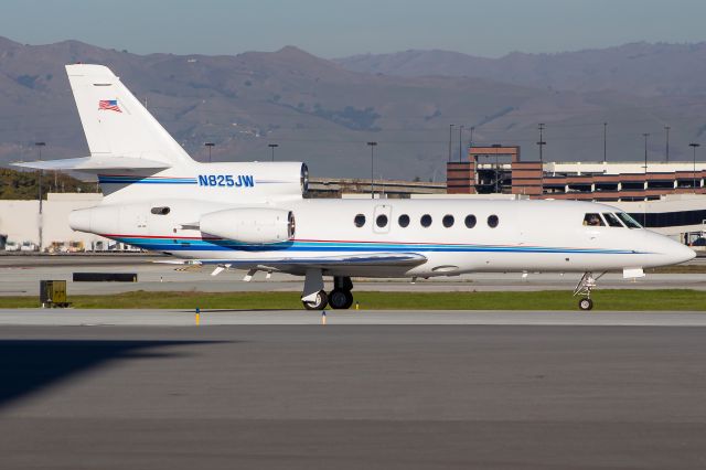 Dassault Falcon 50 (N825JW)