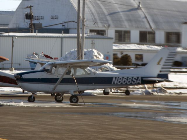 Cessna Skyhawk (N868SA)