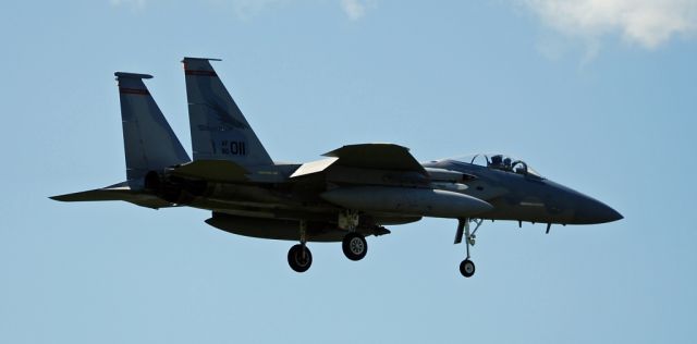 McDonnell Douglas F-15 Eagle (USNG) - A F-15 arriving at Portland International Airport.