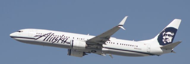 Boeing 737-900 (M464AS)