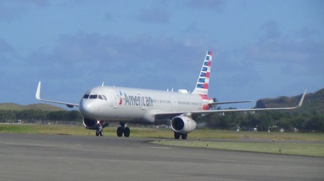 Airbus A321 (N143AN)