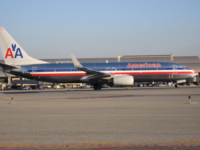 Boeing 737-800 (N989AN) - Holding on RWY 19R