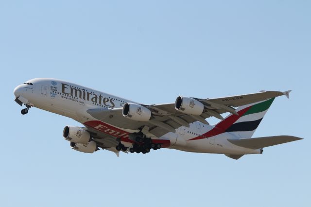 Airbus A380-800 (A6-EDM)