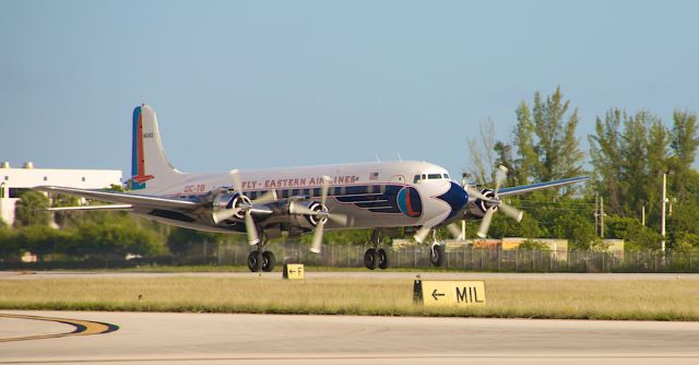 Douglas DC-7 (N836D)