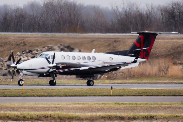 Beechcraft Super King Air 350 (C-GJKA) - C-GJKA arriving into the Buffalo Niagara International Airport from Teterboro as NDL350 (Chrono Aviation)