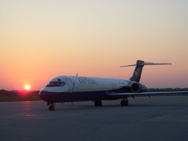 Boeing 737-200 —