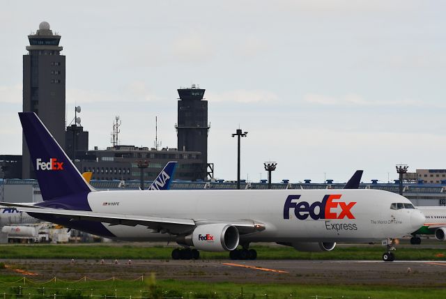 BOEING 767-300 (N118FE) - I take a picture on Aug 18, 2017.