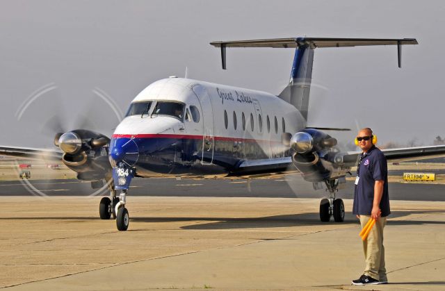 Beechcraft 1900 (N184UX)