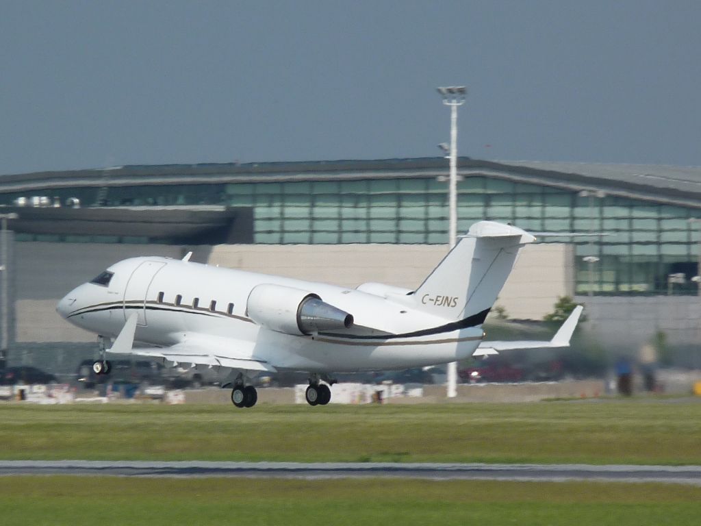 Canadair Challenger (C-FJNS)