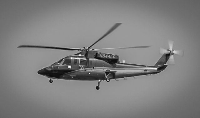 Sikorsky S-76 (N844LC)