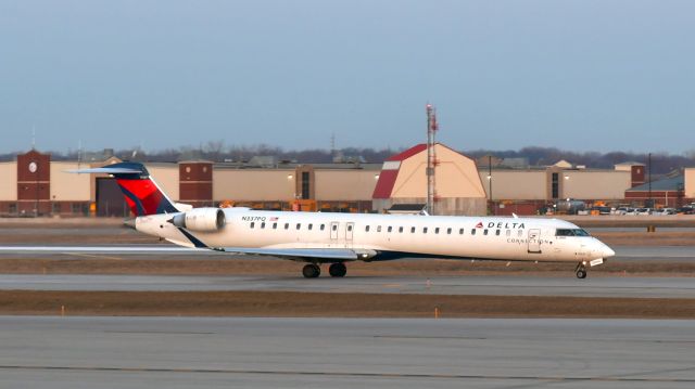 Canadair Regional Jet CRJ-900 (N337PQ) - Delta Connection Bombardier CRJ-900LR N337PQ in Detroit 