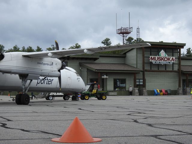 — — - Porter Air at Muskoka CYQA Canada