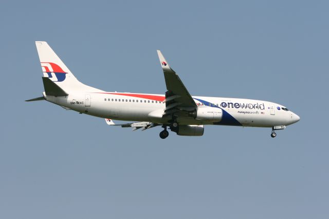 Boeing 737-700 (9M-MXC)