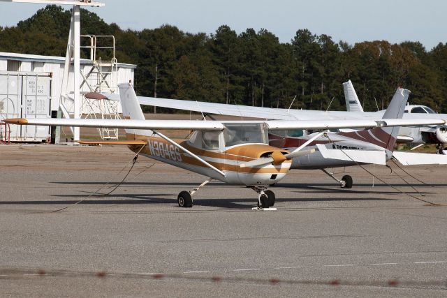 Cessna Commuter (N3046S) - Note the deflated tires on the aircraft. It looks as if they weren't flown in a while!