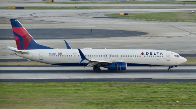 Boeing 737-900 (N841DN)