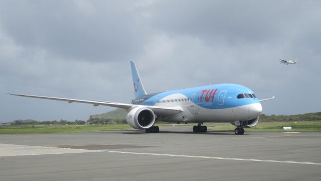 Boeing 787-8 (G-TUIB)