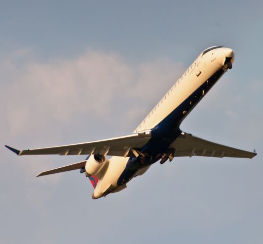 Canadair Regional Jet CRJ-900 (N676CA)