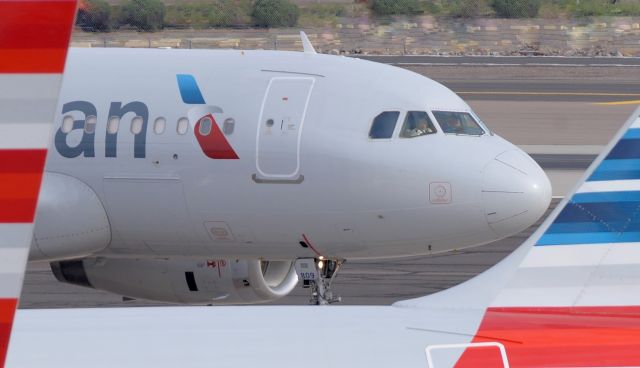 Airbus A319 (N809AW) - phoenix sky harbor international airport AA2027 18APR20