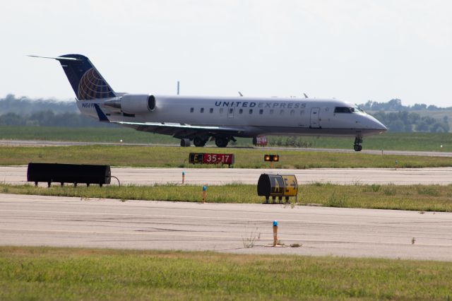 Canadair Regional Jet CRJ-200 (N869AS)