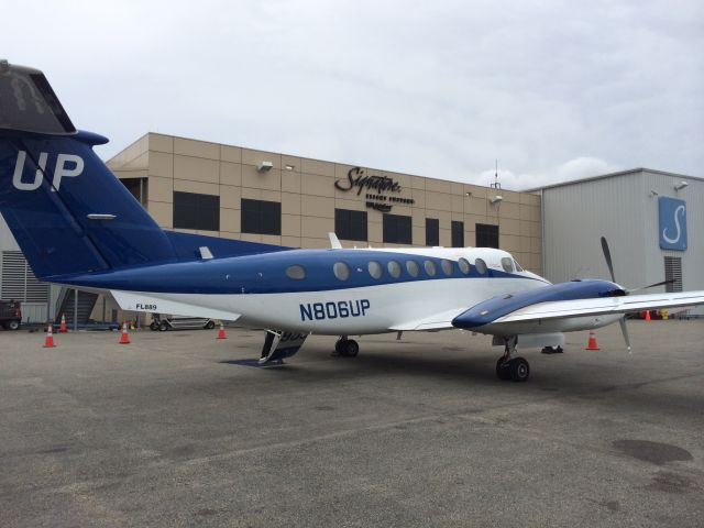 Beechcraft Super King Air 350 (N806UP)