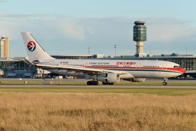 Airbus A330-200 (B-5942)