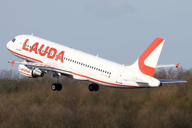 Airbus A320 (9H-LMP)