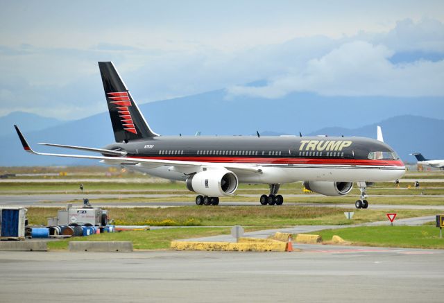 Boeing 757-200 (N757AF) - Donald Trump's ride coming to town. 19JUN2013