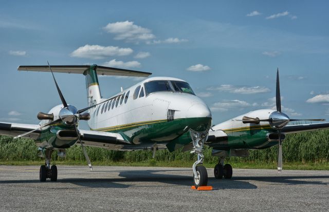 Beechcraft Super King Air 350 (C-FMHD)