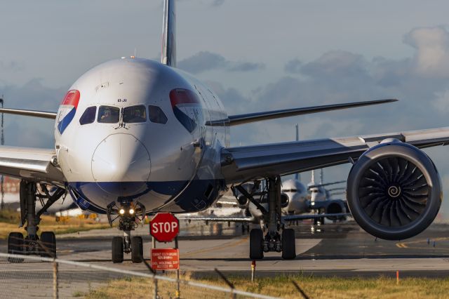 Boeing 787-8 (G-ZBJI) - 18th July, 2022: Taxiing for departure to Heathrow as flight BA 092 from runway 06R at Pearson.