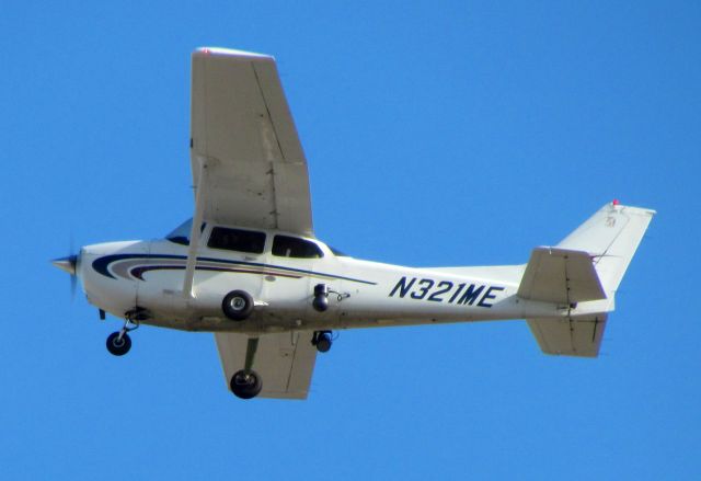 Cessna Skyhawk (N321ME)