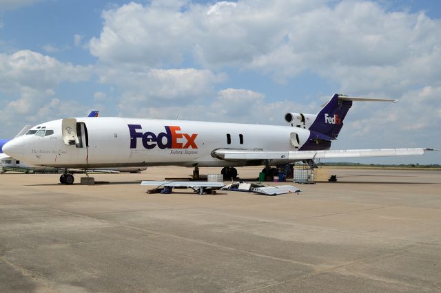 BOEING 727-200 (N267FE)