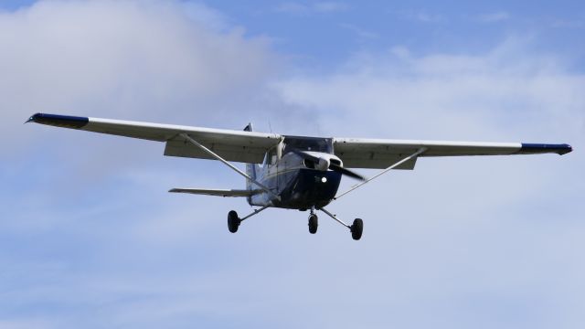 Cessna Skyhawk (N1424V)