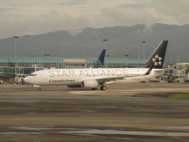 Boeing 737-800 (HP-1823CMP)
