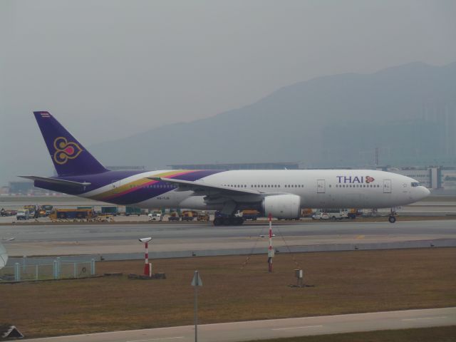 Boeing 777-200 (HS-TJG) - Taxing to Depart