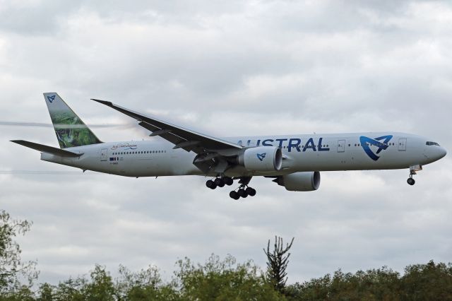 BOEING 777-300 (F-ONOU)