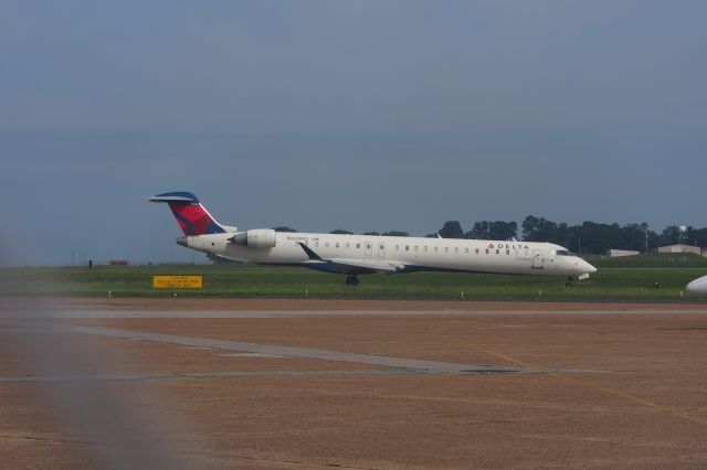 Canadair Regional Jet CRJ-200 (N320PQ)