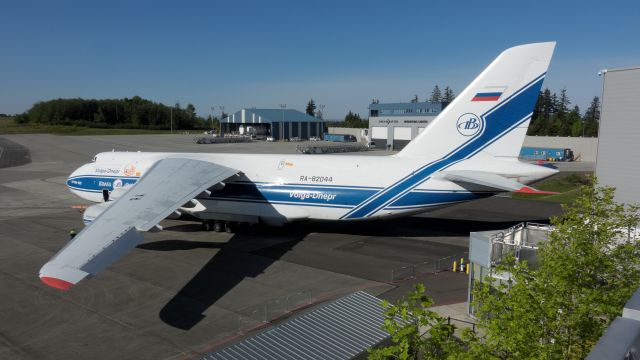 Antonov An-124 Ruslan (RA-82044)