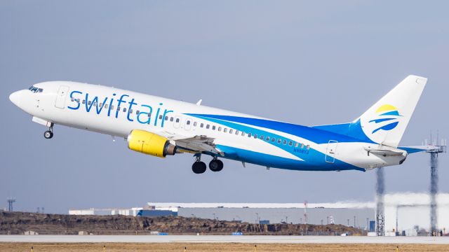 BOEING 737-400 (N808TJ)