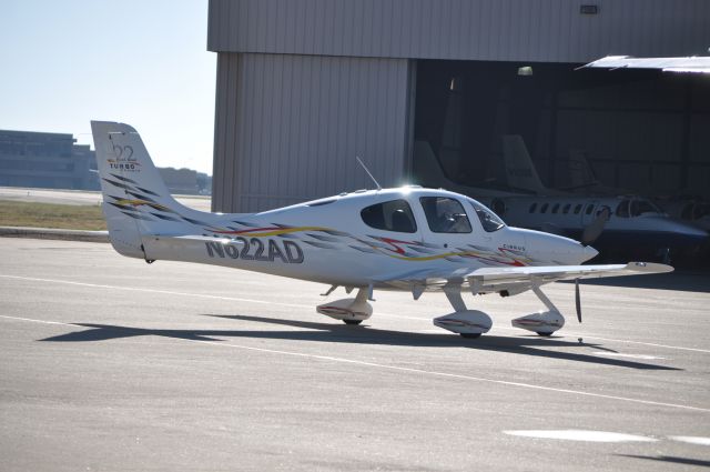 Cirrus SR-22 (N622AD)