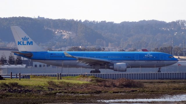 Airbus A330-200 (PH-AOL) - PH-AOL, 7.1 Yearsbr /Airbus A330-200 (twin-jet) (A332/Q）br /KLM Royal Dutch Airlinesbr /06-Mar-2015 A332/L San Francisco Intl (KSFO) Amsterdam Schiphol (EHAM / AMS) 15:30 PST 10:23 CET (+1) 9:53