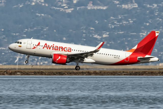 Airbus A320neo (N937AV) - 16th November, 2024: Touching down on runway 28L at SFO.