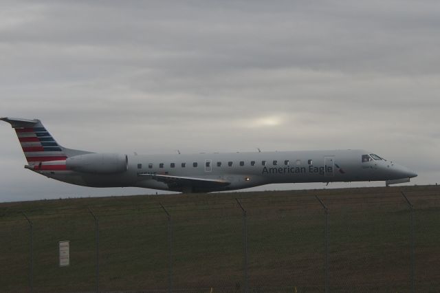 Embraer ERJ-145 (N651AE)