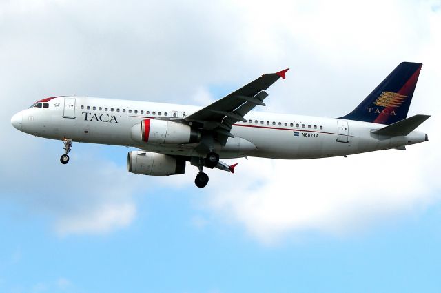 Airbus A320 (N687TA) - Taca 444 arriving from San Salvador