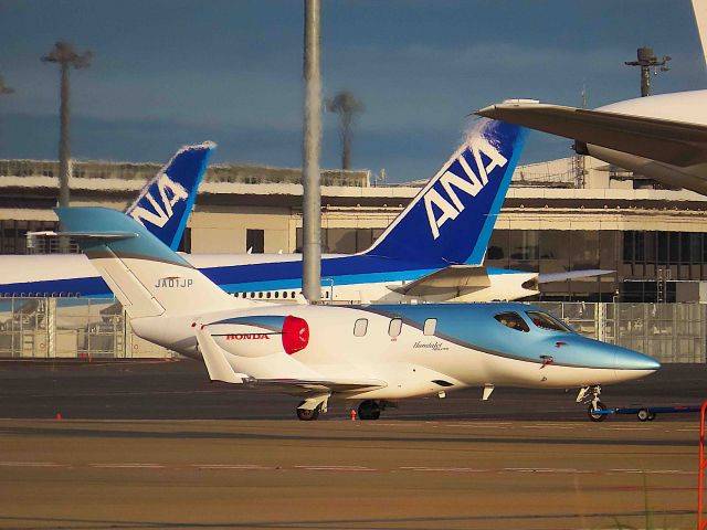 Honda HondaJet (JA01JP) - I took this picture on Sep 25, 2019.