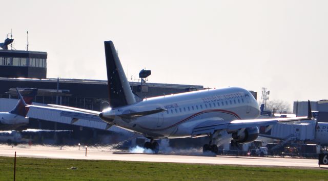 Airbus A330-300 (N822MD)